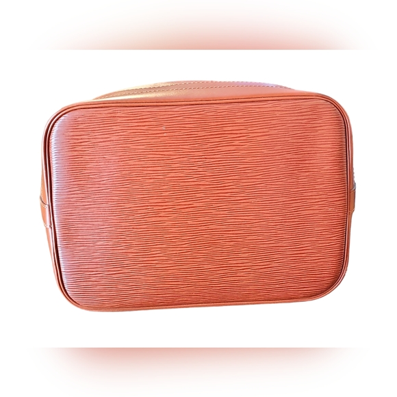 Louis Vuitton Noé EPI Bucket Bag Leather.  C01017 - Picture 8 of 16